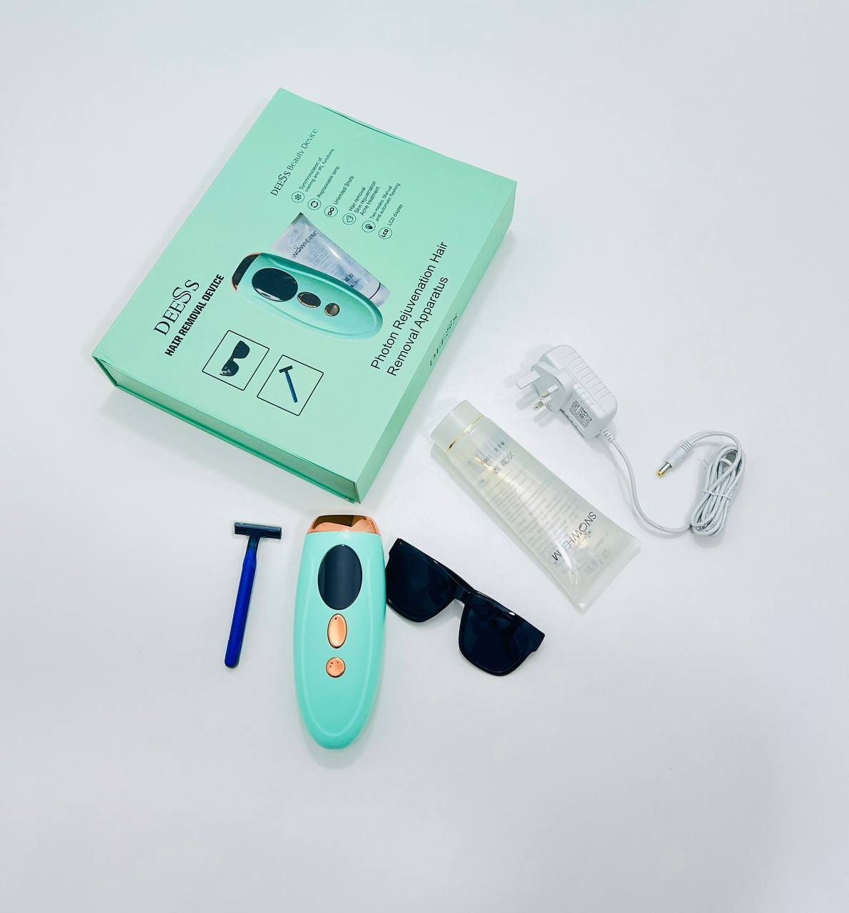 DEESS جهاز اليزر المنزلي دييسس 
الثلجـي 🧊🧊😍🎀
مميزات الليزر المنزلي IPL
عدد الومضات ~ مليون ومضة 999999 
يعمـل بنظـام التبريـد 🧊 لجميع مناطق الجسم يعني بدون ألم نهائيـا 😍

يمكنك استعماله على جميع اجزاء الجسم👌🏻
لطيف على البشرة وحجمة كيوت. 
يمكن استخدامة بخصوصية وراحة تامة داخل منزلك آمن لجميع أنواع البشرة - يعمل بشكل فعال على جميع أنواع البشرة دون الشعور بأي ألم
يوقف نمو الشعر بشكل فعال بعد فقط 8 جلسات بمعدل جلسة لمدة 10 دقائق كل اسبوع مما يعني 8 أسابيع فقط لوقف نمو الشعر بشكل فعالٍ. 
 جهاز صغير عالي القوة يستهدف بصيلات الشعر بنبضات ضوئية مكثفة لإتلاف الجذور وكسر دورة إعادة النمو.
مع الاستخدام المنتظم ، يمكنك إزالة الشعر المرئي بشكل دائم.
تم اختباره سريريًا من قبل الخبراء ، جهاز إزالة الشعر بالليزر آمن وغير مؤلم وأكثر فاعلية على البشرة البيضاء إلى المتوسط.. 
سريع وسهل الاستعمال💓
مناسب لجميع مناطق انواع البشره ماعدا البشرة الداكنة📍جهاز ليزر منزلي


**إذا كنت صاحب هذا الإعلان وتريد حذفه لأي سبب، رجاءا أرسل رسالة إلى الدعم الفني**