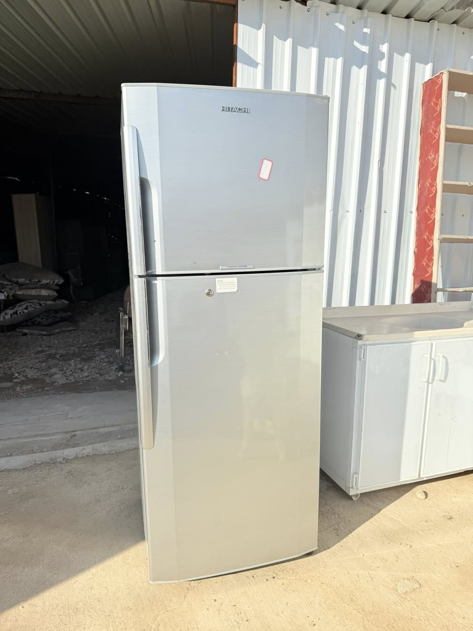 في مزاد الثقه بداية كاطون الرازي مجاور الملعب 
يوجد اثاث منزلي باله نضافه 100/100
ويوجد نضام مراوس 
***********
