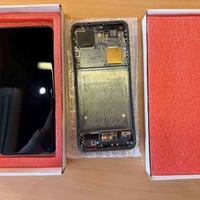 شاشه شاومي mi 11 ultra اصليه مع فريم اسود وابيض ب150 الف  لتواصل 07750...