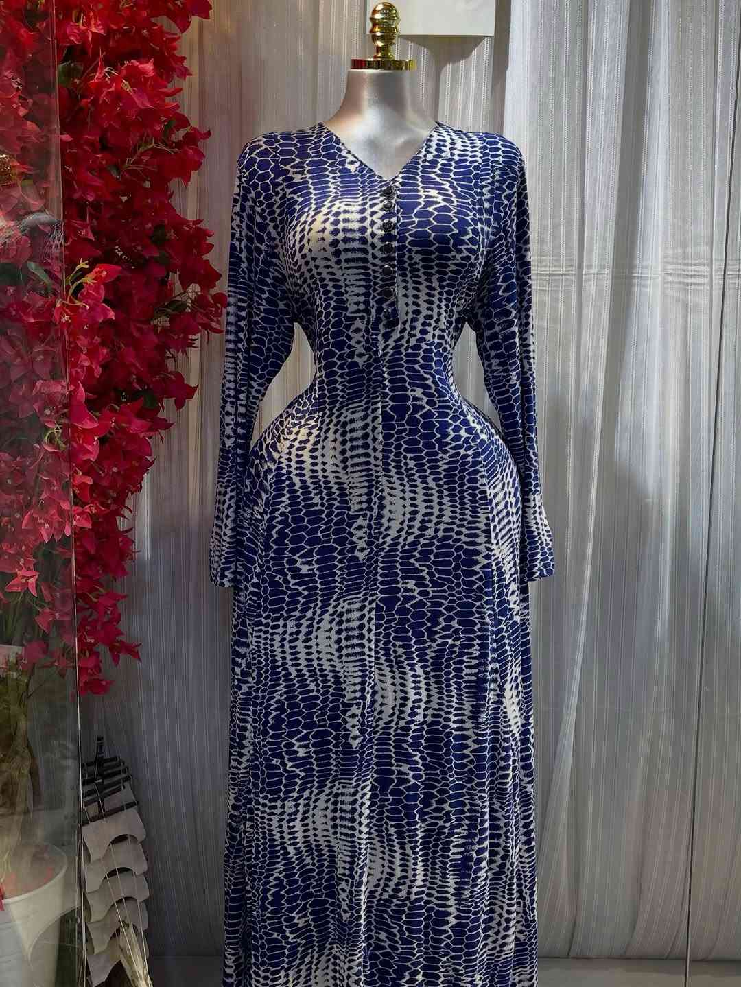 ‼️لكثره الطلب تم تكرار الموديل ‼️
السعر :  20 الف 
والتوصيل مجاني داخل الكوت 
القياسات 2XL/3XL/4XL/5XL/6XL
📥 للحجز: راسلي الصفحة أو اتصلي على: ***********
📍 العنوان: الكوت - شارع الهورة - مجمع الساعة الطبي.
🚖 التوصيل: متوفر داخل الكوت ولجميع 
المحافظات
