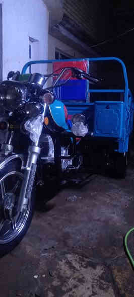 السلام عليكم ستوته صقر للبيع موديل 23 كفاله أوراق اصوليه بعده صفر سعر3مليون وخمسين الف ***********
