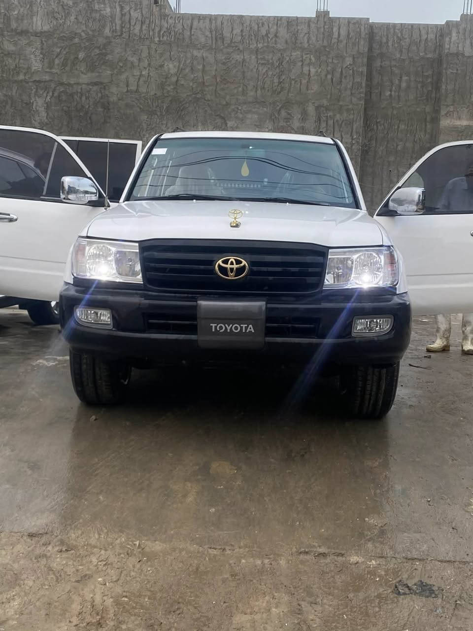 سلام عليكم للبيع

بسعر مناسب 
 
لاند كروز مزاد قطرية اصل سبير خلفي
 
جديدة ب معنى الكلمة
مكينة وكير ضمان
تبريد ثلج
تدفئة 
دواخل بل.جيس
سبير خلفي ينشد عليها  
كتاب مزاد بغداد واصل لل مرور  وماشي بل معاملة

السيارة استخدام يومي و خير من الله ترايك للبصرة 

**كير اوتو **

مكاني بابل حي الضباط قرب شارع 60

للاستفسار اتصل على الرقم 
***********
