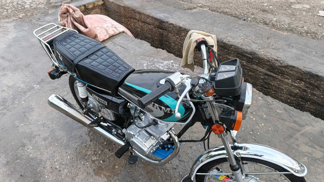 نامة شلامجة مديل 23 صاله 8 اشهر من طالعة من الوگيل  أوراق كاملة مگينه مبدل بية بس ولفات فقط والباقي علئ شركه كهربائيات گله شغاله مگبنه تشلع الگاع شگ مگينة صافية الدراجه ماعوزه برغي وگيلة مجمع الكرار
.
.العنوان / سوق الشيوخ_ناحية الطار 
•السعر ((مليون و200 )) وبية مجال حگ الجية
رقم الهاتف ***********
