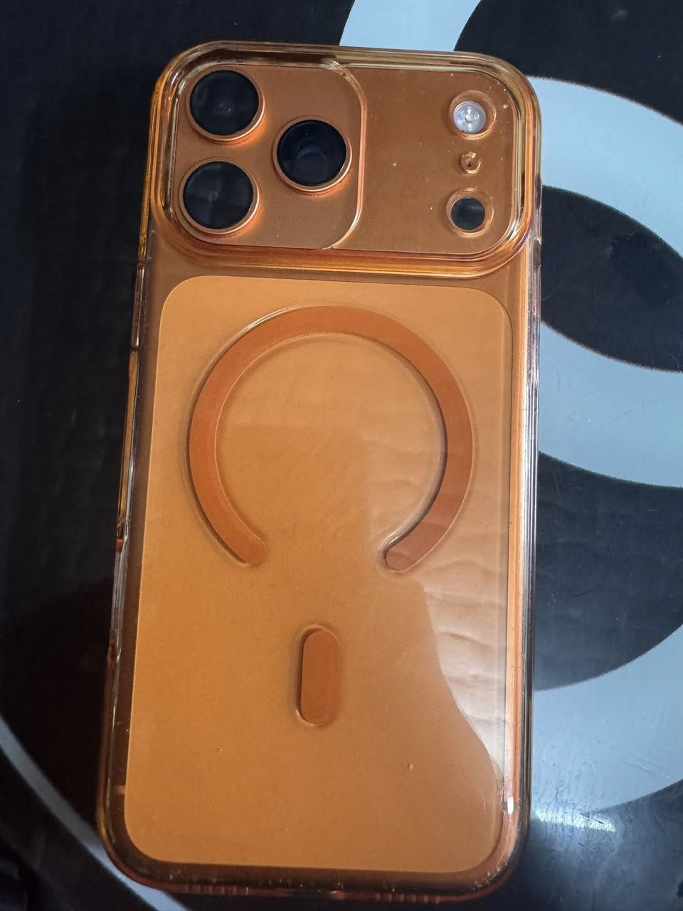 سلام عليكم ايفون 17 pro max ذاكرة 256 عدد الشحن 5 مرات شريحة إلكترونيه جهاز جديد كلش صار اسبوع من مشتري لون برتقالي الباكيت نضيف او غراض كامل ملحقاته  السعر خاص  ***********
