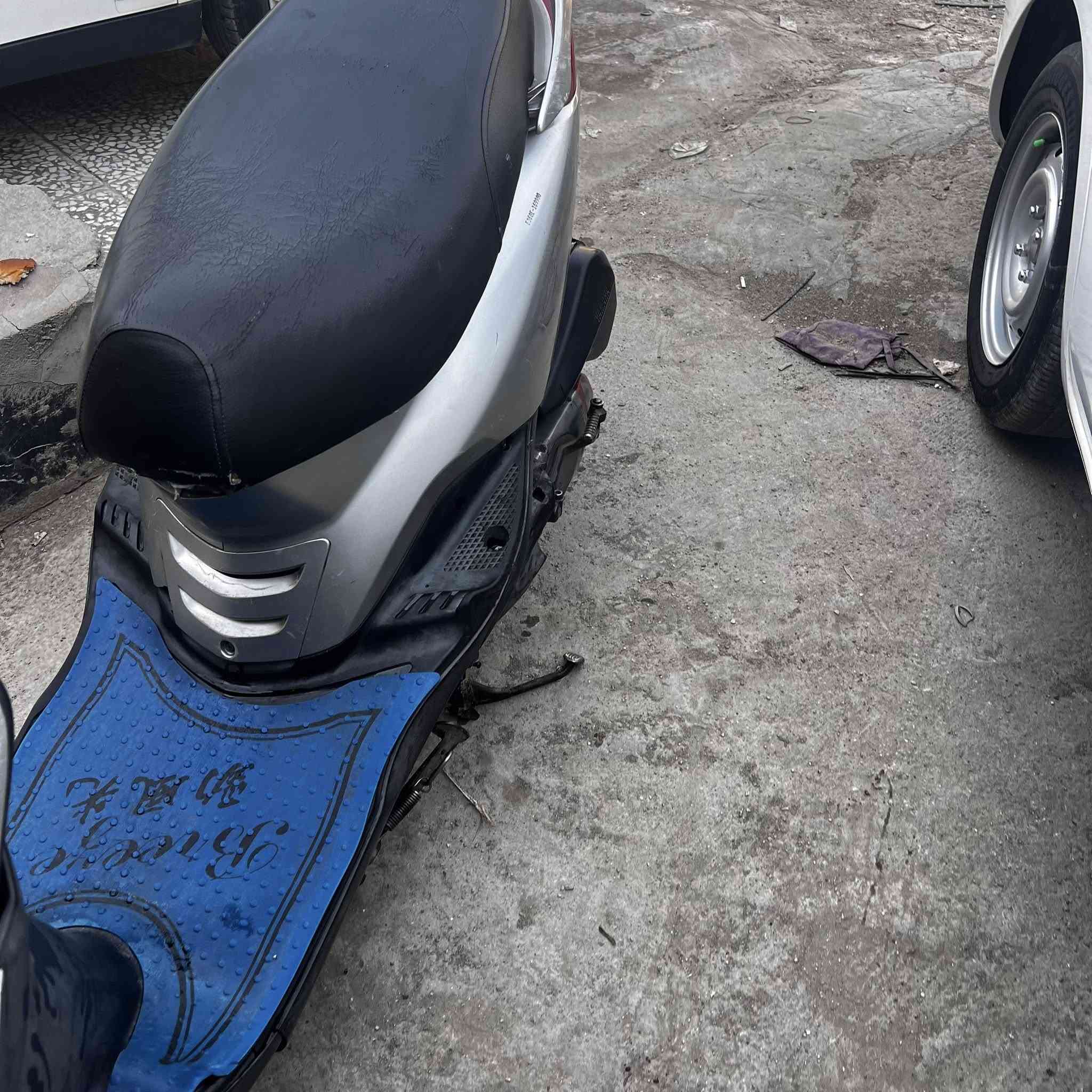 السلام عليكم
دراجه بريز كابريتر للبيع دراجه كامله من محرك من نضوح من تبخير من تنقيص الدراجه كلها بلادي مامفتوحه ولا مجفته بس بيها نقوصات بسيطه يرادلها شحن للباتري فقط والباقي كله كامل من اشاير لايتات عالي ناصي هورن قفل ستيرن لايت خلفي امرايات ودشبول شغال مال بانزين السعر 600 وبيها مجال للشراي فقط 
المكان : الدوره 
الرقم :***********
