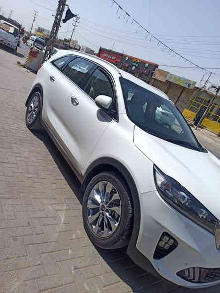 سلام عليكم 
سورنتو 16خليجي سته سلندر المكينه مفتوحة بيه تبخير بدون تنقيص بيه صبغ بالچاملق الامامي جهة السائق والباقي شوف العين 
السعر173 للاستفسار ***********
