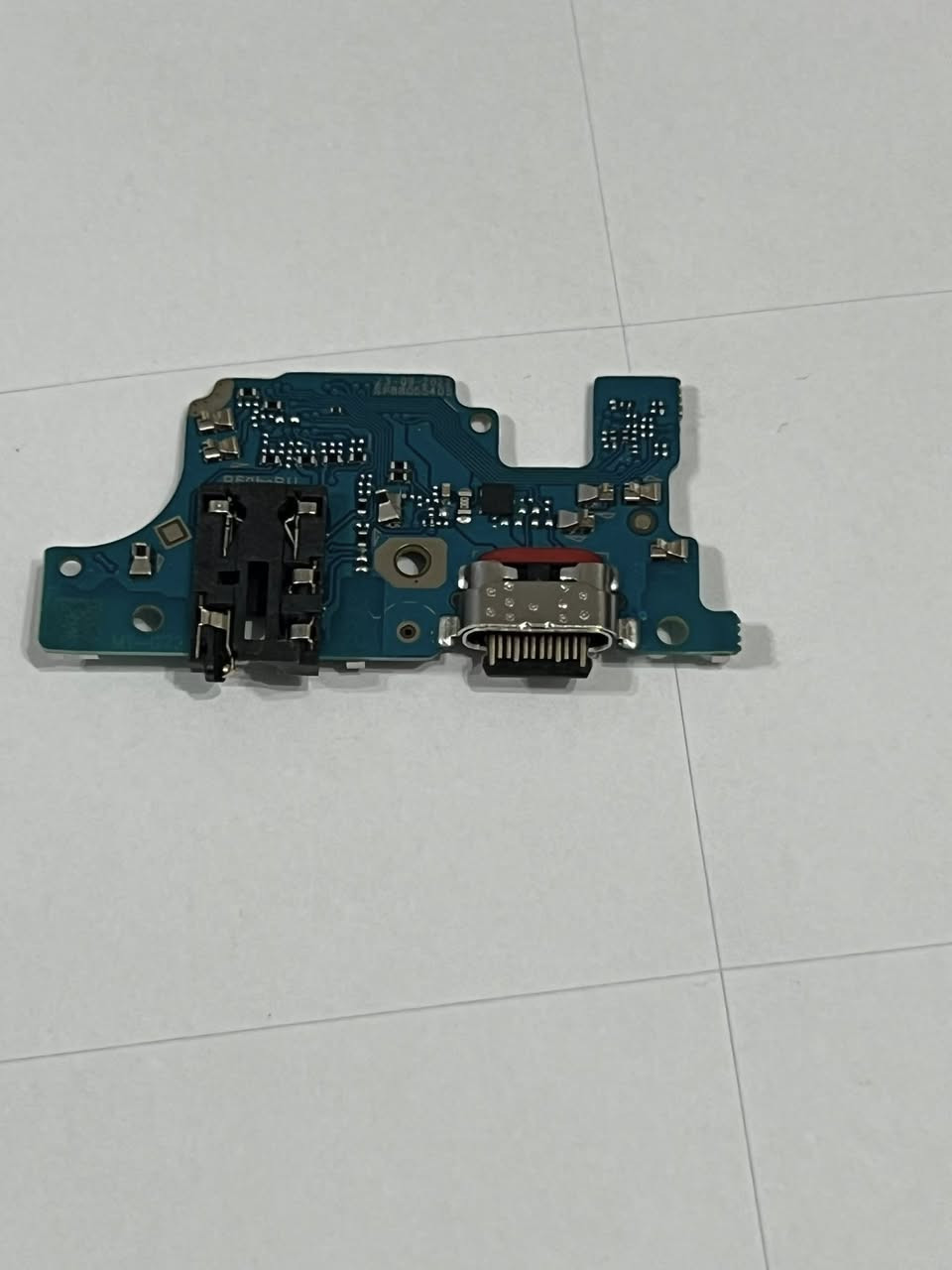 سلام عليكم اخوان عندي  من صورة رقم واحد. 100قطع
 
وعندي من صورة رقم 2 عندي 1500 قطع 
الي يخدمنة يخلي سعر 
***********
