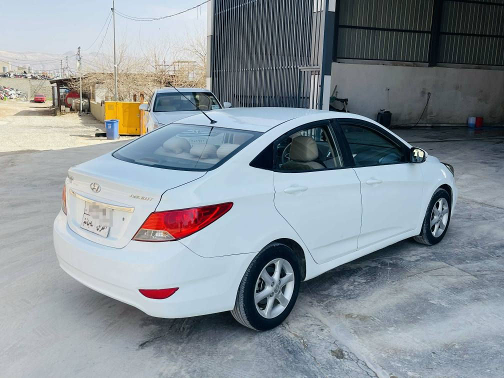 اکسنت  بۆ فرۆشتن / مۆدێل 2011 سەیارەیەکی زۆر خاوێن و بێ مەسرەفە و   5 پارچەی بۆیاغە  بێلێدران  رەقەم و سەنەوی تازە بەسەر چوە / تحویل و غرامە بەشەرت و گێر و مەکینە و تەبریتی بەشەرت مەسرووفی  نیە / سعرەکەشی تەنها 82گەڵا و مامەڵەیەکی کەم . ژ.م   *********** كويسينجاك, أربيل
