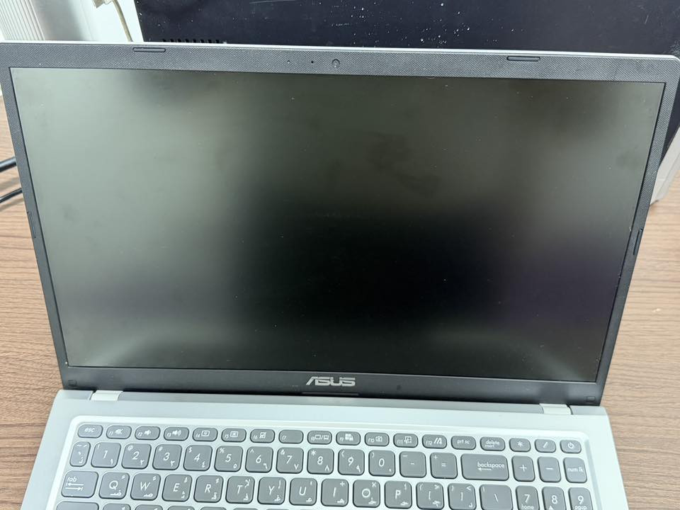 السلام عليكم Asus 11th Gen Intel(R) Core(TM) i7-1165G7 @ 2.80GHz 2.80 GHz

(RAM):
24.0 GB (23.7 GB usable)
اني بغداد ماعندي توصيل هذا رقمي لريد يتصل وهلا بي 
***********
انت قيم ونطيني سعر بس انت شوف رام شكد وقيم
