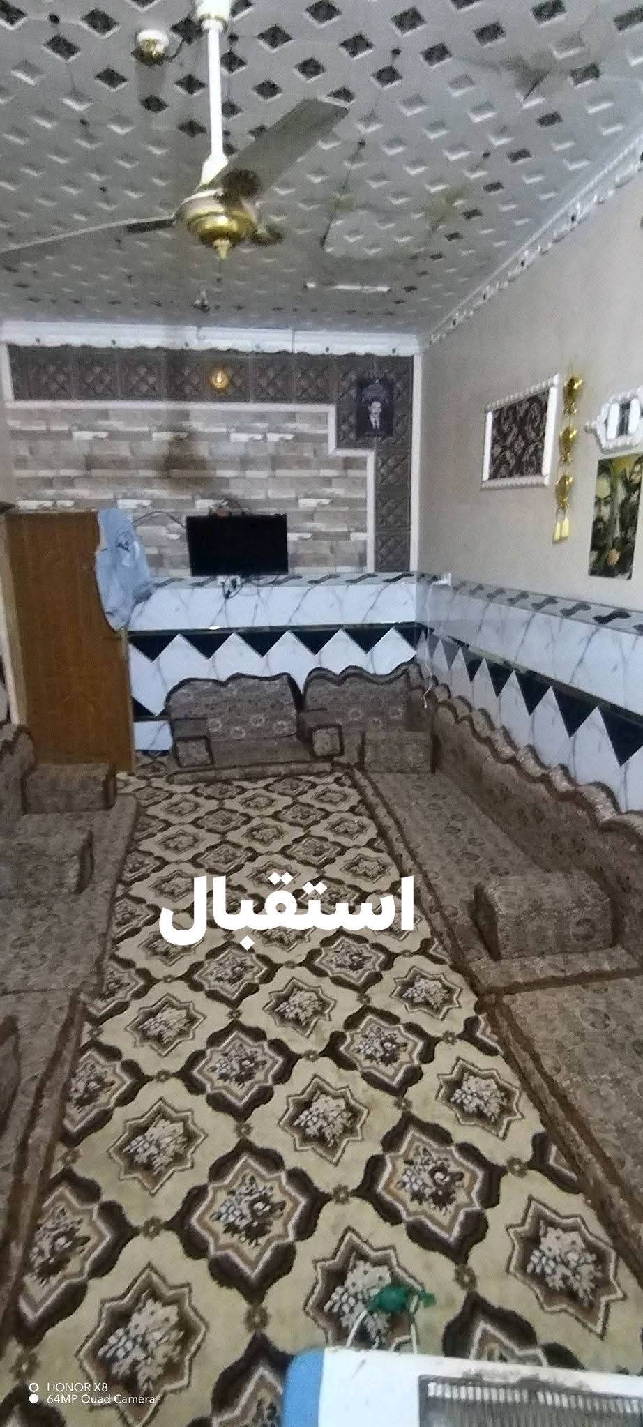 بيت للبيع بحي الرحمه قرب الكشاشيه مساحته 125السعر 33وبي مجال قليل
***********