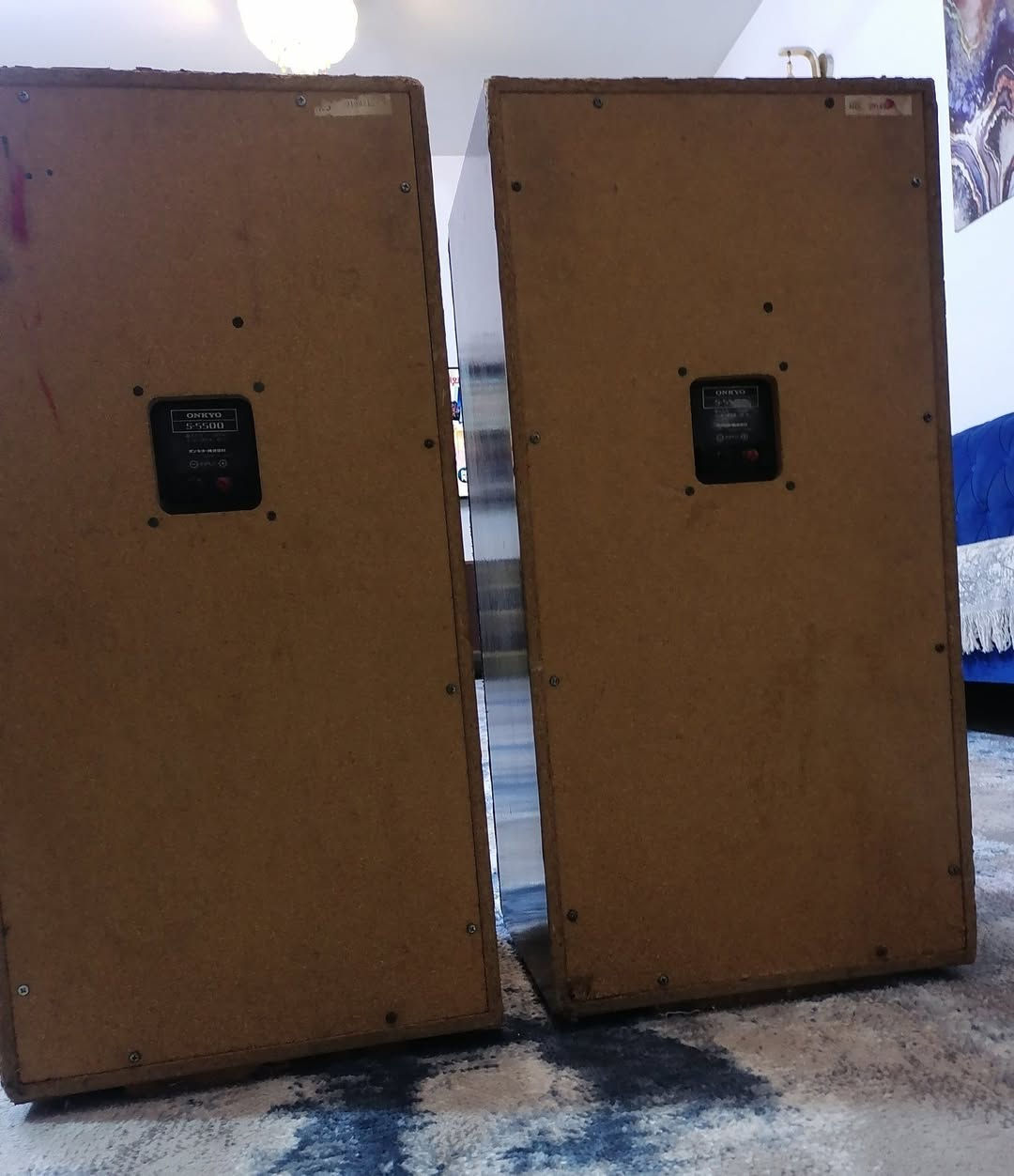 السلام عليكم
سماعات اونكيو ياباني ١٠ انج حجم كبير شغالات وصوتهن عالي ونقي جدا فقط وحده مبدل بيهه تويتر ودرنج نوعيه ممتازه ونظافتهن وقياسهن واضح بالصور السعر ٩٠ الف


**إذا كنت صاحب هذا الإعلان وتريد حذفه لأي سبب، رجاءا أرسل رسالة إلى الدعم الفني**