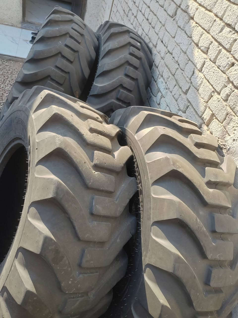 تايرات شفلات حاويه وارد اليابان 24/ 9 / 16
العنوان النجف شارع المطار للاستفسار الاتصال على الرقم ***********
