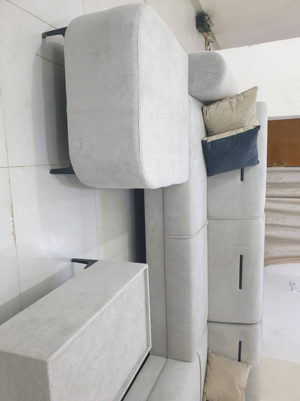 ((للهم صلي على محمد وال محمد ))
تصميم راقي يليق بمنزلك! 🏡✨

📢 تخم جديد تم تركيبه لأحد زبائننا الكرام، بتصميم يجمع بين الأناقة والفخامة!
🛋️ خامات عالية الجودة
🎨 ألوان متناسقة تناسب جميع الأذواق
🛠️ تنفيذ متقن بأدق التفاصيل

🔹 هل ترغب في تجديد أثاث منزلك؟
🔹 أو إعادة تصميم تخمك القديم ليصبح كالجديد؟

📩 تواصل معنا الآن واحصل على تصميم فريد يناسب ذوقك!
العنوان ((كربلاء ))
للاتصال 📞 ((***********))

#دوشمة_كربلاء #تصميم_أثاث #تجديد_الأثاث #فخامة_و_أناقة #تصليح_قنفات #ديكور #معمل_بروف_للاثاث 
#كربلاء
