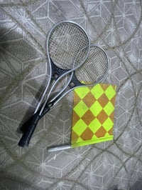 ثلاثتهم • توصيل مجاني