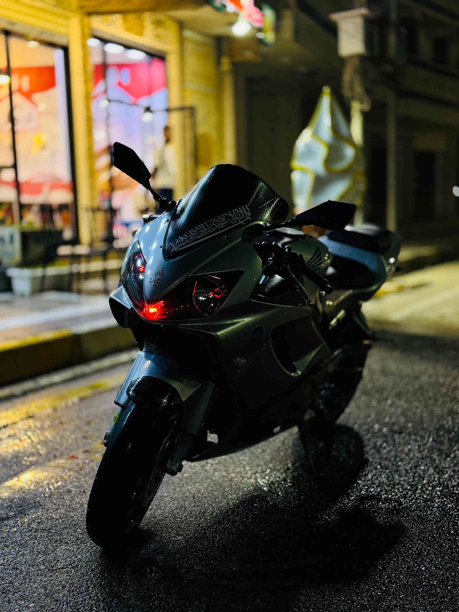 السلام عليكم دراجه F4i 2004
دراجه مثل مموضح بلصوره شلع معدل لاتبخير لاتنقيص لاصوت نعومه خير من الله بطناش تعليك فصلات تخم تاير جواها كهربائيات شغاله كلها/تراي للبصرا.. مكان صلاح دين دجيل سعر دراجه 18 قفل علمن دراجه بدون اوراق ***********
