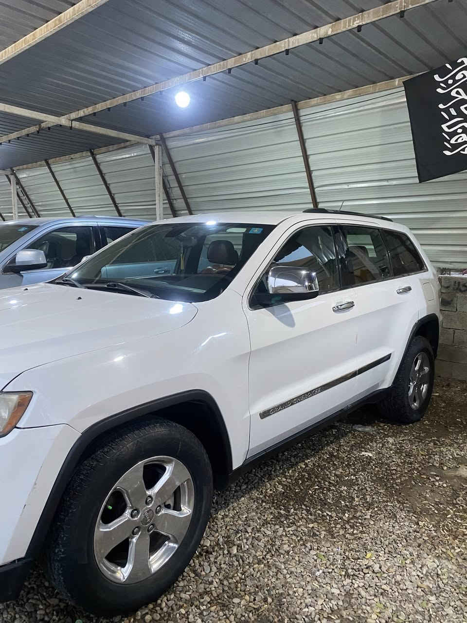 السلام عليكم
جيب 2013
رقم بغداد بسمي تحويل ثاني يوم 
داخلة كلين بدون حادث 
ماشية ١٠٨ الف حقيقي 
السيارة حلوة 
العنوان ديالى جديدة الشط 
للستفسار ***********
