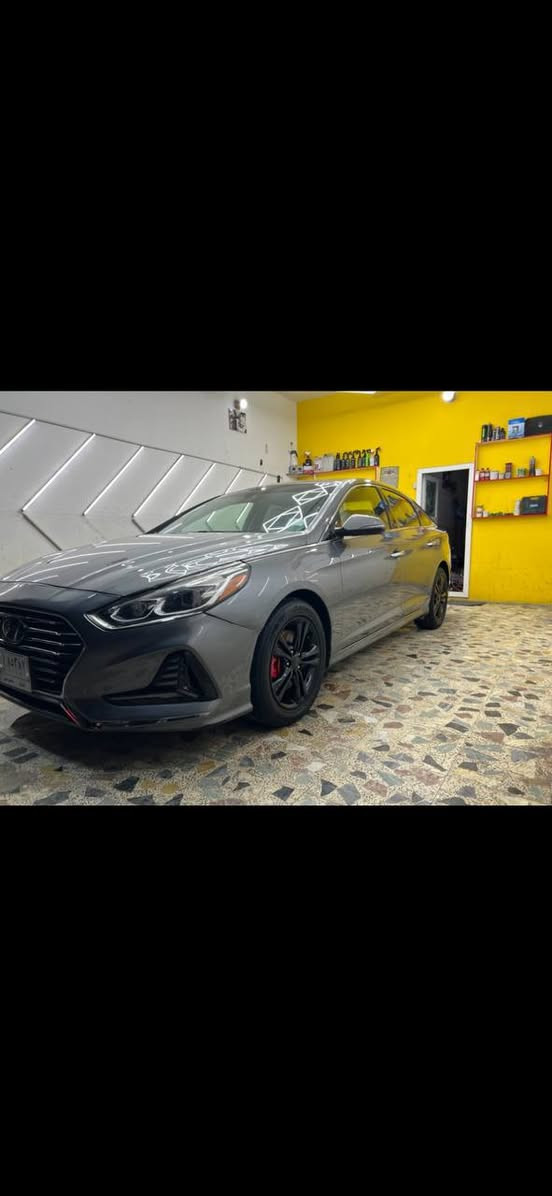 السلام عليكم سوناتا امريكي ٢٠١٨مكينه ٢٤٠٠ سياره لمتد اعلا مواصفات صندوق كهربائي نضام ترحيب 
عدست لايت دوار ويا لستيرن 
تدفئه تبريد كشنات 
كشنات جلد 
كشنات كهرباء للسايق والصدر
خزن ميموري
كرسي  متحرك مع التشغيل
فتحه سقف
سماعات ماركه انفنتي
رادارا مري
اوتو هولد 
٣وضعيات قياده سياره ماشيه ١١٠مايل
مكان لسياره كربلاء 
***********
معروضه 143بيها مجال قليل
