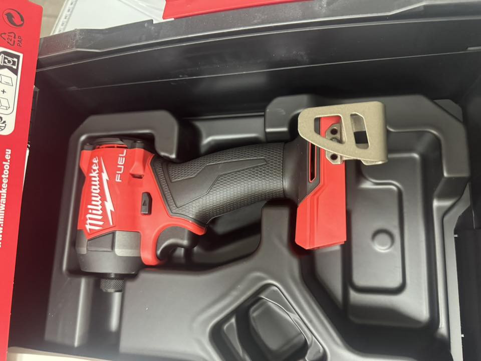 امريكي الاصلي جديد ابد ممستخدم بدون شاحنه قفل 220 الف
***********
