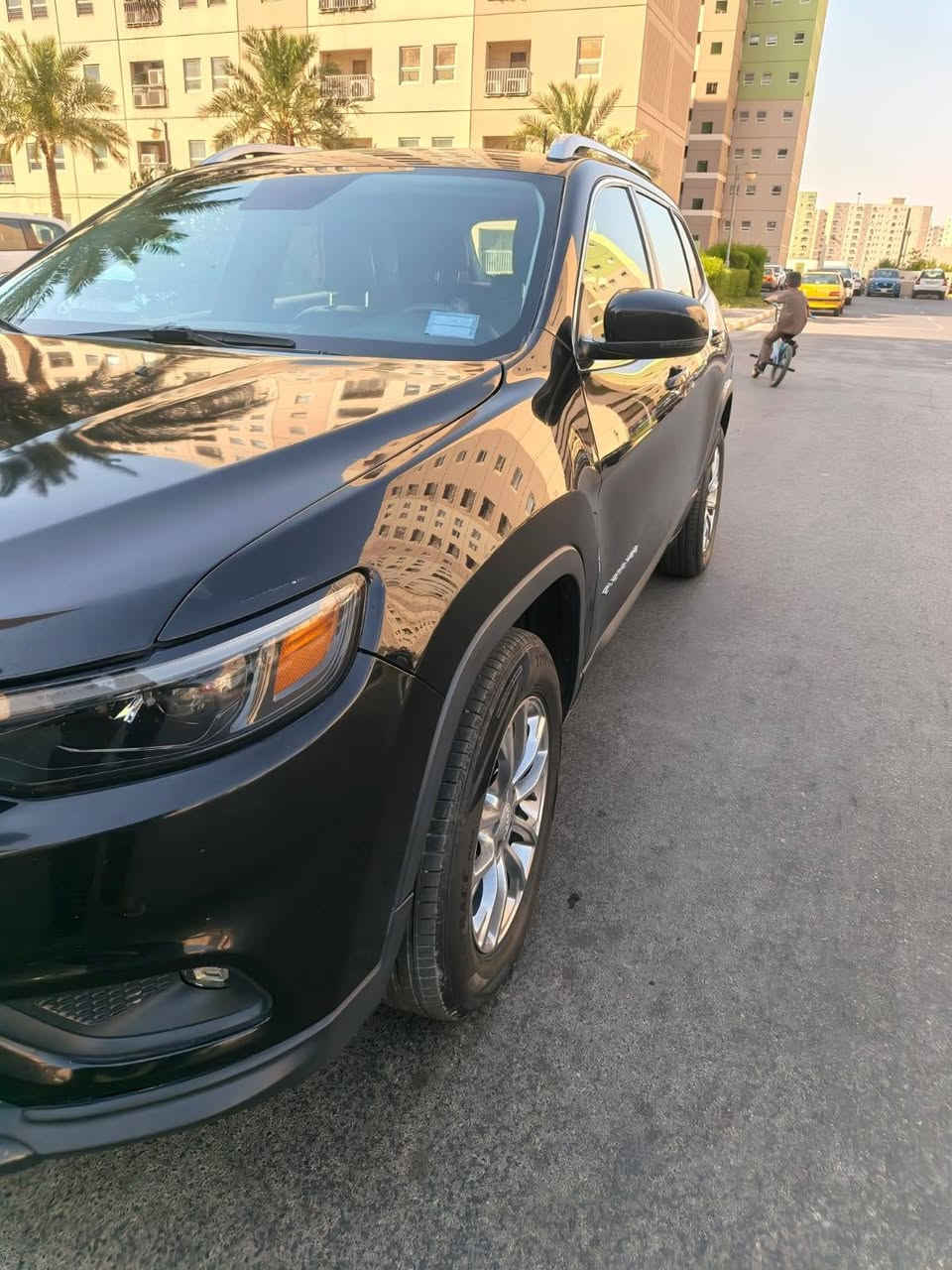 سلام عليكم للبيع جيب بزون موديل 2019 
فول عده بانوراما ماشيه 131كيلو  رقم بغداد صور الحادث والسونار بلمنشور سياره جديده مكينه 6 كير مكينه تبريد حداديه مكفولات مكان سياره بغداد مجمع بسمايه وسعر 119 ورقه ***********
