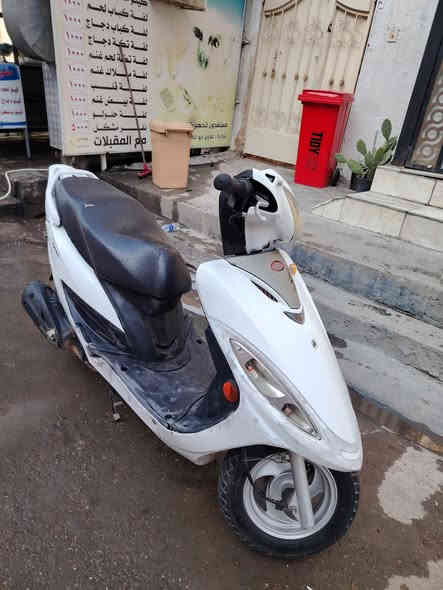 سلام عليكم دراجه كمكويه جي 4كفاليه عامه مكينه 125تونه شاته راجزه جدجد تونه شاته نزله دراجه متعوبه على متوزيه على بيعه مروسه برانه 4كيره سعر ٩٠٠ تصل ***********متوجد    واتساب رصيد ما جود فيسبوك مكانه بغداد شعب شارع المدارس
