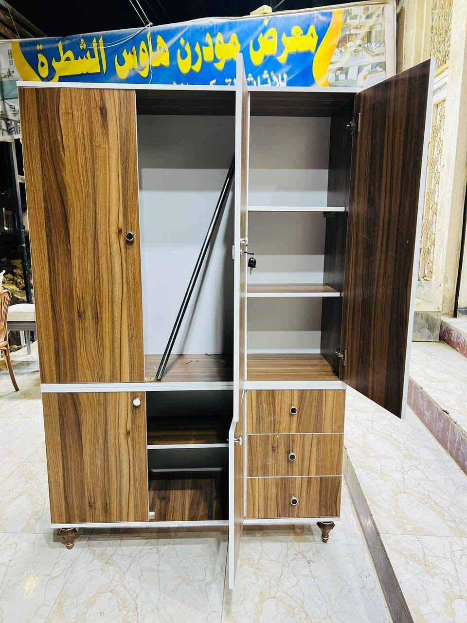 كنتور٣خانات طابقين الخشب الثقيل mdf 
متوفر بأنسب الاسعار 
وبنضام التقسيط المريح بدون مقدمة 
مصرف الرافدين 
معرض مودرن هاوس الشطرة 
العنوان الشطره شارع دبي 
***********
