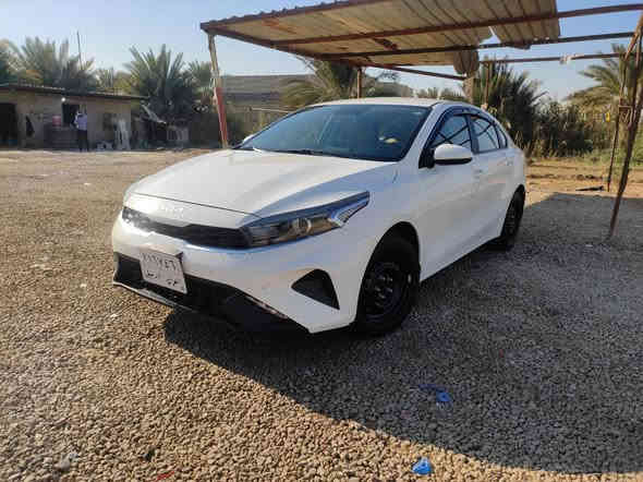 سيراتو موديل ٢٢ رقم أربيل سنوه ل٢٧ بسم شركه كفاله عامه مواصفات  عاديه  لد أمامي حساس خلفي داخل بيجي تبريد قطعتين
السعر 168 وبي مجال بسيط
‏‪‏‪***********‬‏
