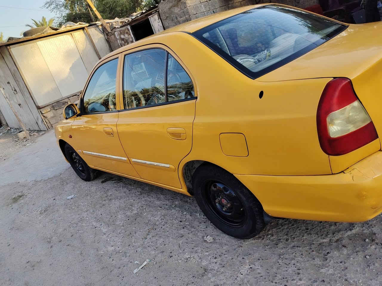 سلام عليكم فيرنا هونداي ٢٠١٤ بسمي كامله من كلشي صدر تبريد تايرات فقط تبخير بيه قليل  ب ٦٥ وبيه مجال للتواصل واتساب  *********** مكان بغداد حي اعلام
