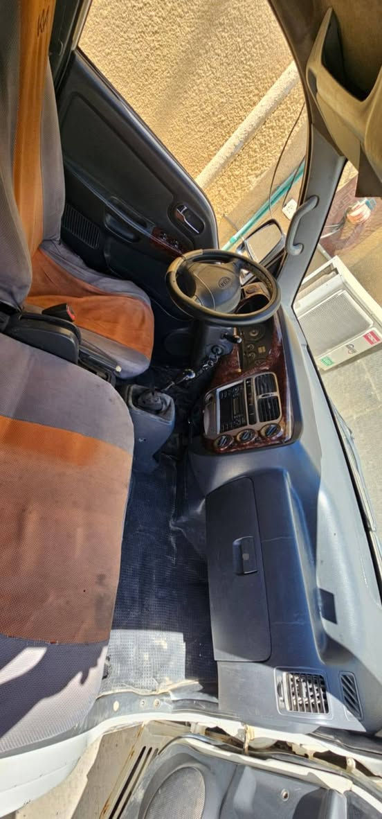 كية دبل قمارة ٢٠٠٨ نظيفة محرك
جديد مسكر سبلاين بم ونوزل السعر المطلوب ٩٨بيها 
مجال بسيط او مراوس بستاركس مسكر اوتو خصوصي
السيارة باسمي ***********
