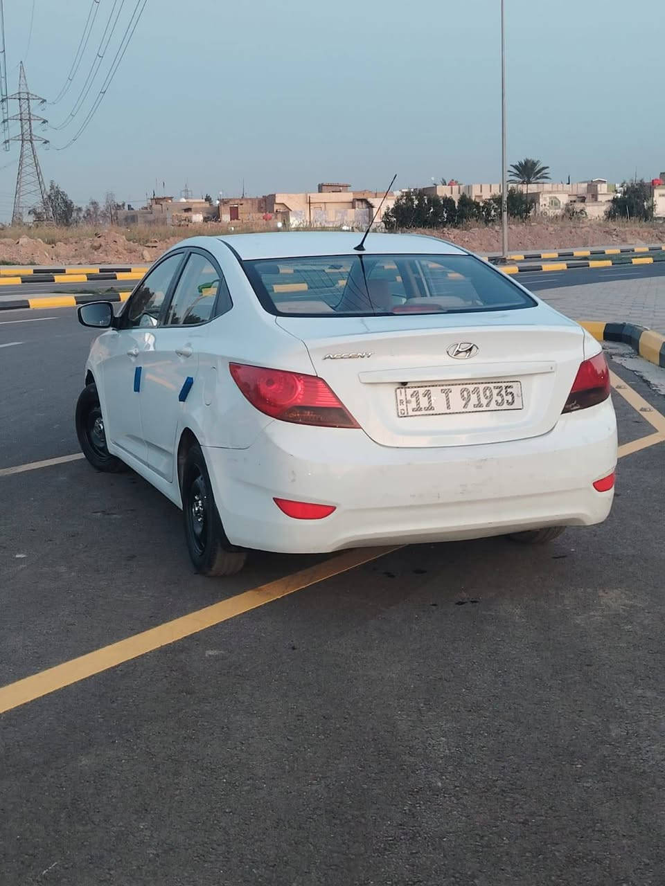 اكسنت مديل ١٥ للبيع مكفوله ماعدا بارد كلش قليل الجاملغ الخلفي مكينه 1400 السعر ٩٣ وبيها مجال شي قليل ***********
