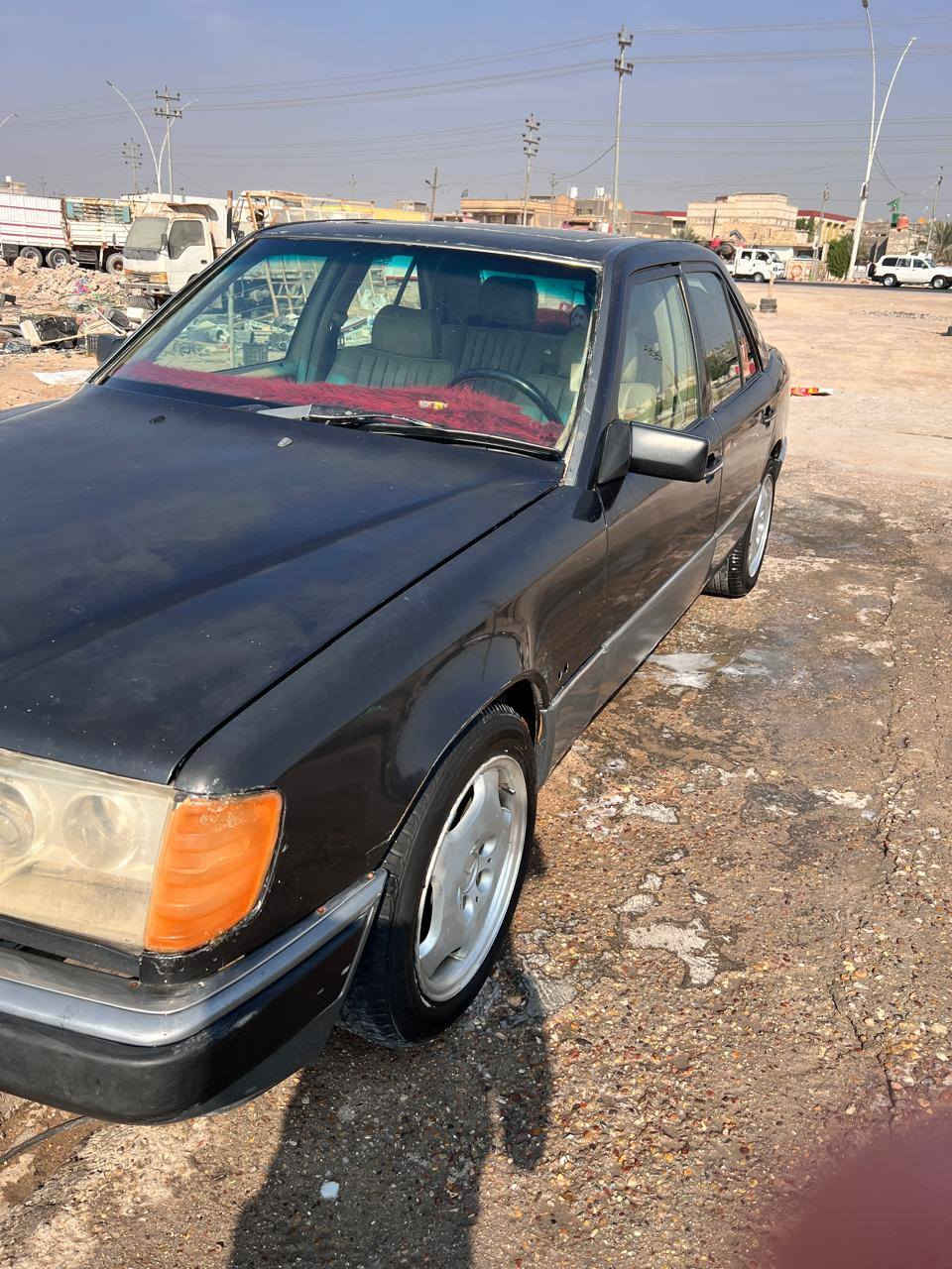 السلام عليكم سياره مارسدس دب للبيع رقم بغداد  مديل 1989 السعر 45 وبيه مجال حك الجيه رقم الهاتف *********** مكاني البصره القرنه الشرش
