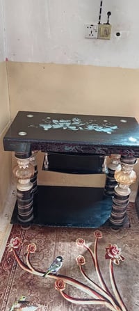 ميز • نظيف • شبه جديد