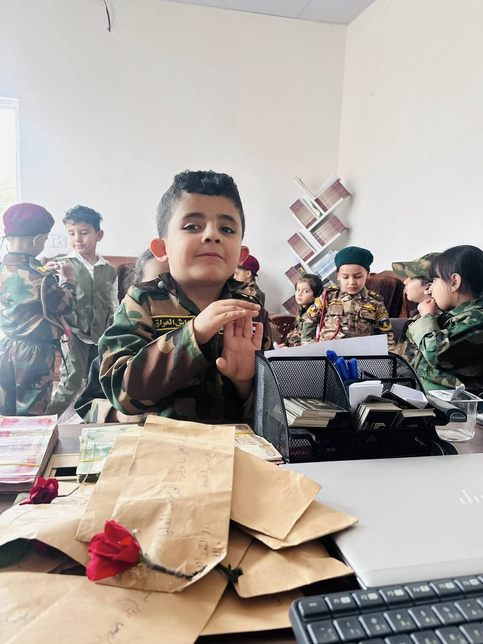 ✅فما تزرعة هذه الأيدي الصغيرة اليوم
، هو حصاد النصر غداً.
وكما قال الإمام علي عليه السلام:
«أفضل الجود بذل المجهود»

تلبيتآً لنداء المرجعية الدينية العليا..

🌟 براعم دجلة.. عطاءٌ بلا حدود 🌟

تلبيةً لنداء المرجعية الدينية العليا، وتجسيداً لقيم التكافل الإنساني، قام أطفالنا الأحبة في روضة دجلة بمبادرة تطوعية لجمع التبرعات والمساعدات المالية لدعم الأشقاء في لبنان وإيران.

روضة ومعهد وحضانة دجلة الاهلية

(2025) (2026)
🔴 التحضيري (من 2 – 4 سنوات 👧🏻). 
🔵 الروضة (من 4 – 5 سنوات 🧒🏻)
⚫ التمهيدي (من 5 – 6 سنوات 👦🏻)

📚 إعداد متميز (تهجي الحروف – المقاطع – الجمع والطرح).

المواد الدراسية:

🕋 التربية الإسلامية.       1- الكتب #مجانا. 2- القرطاسية #مجانا 3- الخطوط #مجانا
📙 اللغة العربية
📘 اللغة الإنكليزية
📒 الرياضيات
🔬 العلوم
🎨 الرسم والفن
⚽🏆 الرياضة

المميزات:

✨ خطوط نقل مجانية مؤمنة مع معلمة مسؤولة للتسليم والاستلام.
✨ توزيع مجاني للقرطاسية والدفاتر.
✨ دروس سلوك وإتيكيت (نظري وعملي) لتعزيز ثقة الطفل بنفسه.
✨ كوادر تدريسية متخصصة ومدربة.
✨ صفوف مريحة لا يتجاوز عدد الطلاب فيها 20 طفل.
✨ مشرفة خاصة لمرافقة الأطفال إلى الـWC.
✨ سفرات علمية وترفيهية فصلية.

📌 التسجيل مفتوح طيلة أيام السنة
⚠️ المقاعد محدودة .. سارعوا بتسجيل أطفالكم ❤️

للتسجيل والاستفسار: حي دجلة - قرب محطة بانزين حي النصر - خلف المعارض .
 رقم #الروضة ***********
رقم #المعهد  ***********.    علما في البناية معهد دجلة الاهلي لدروس التقوية 
                                                                          (ابتددائية)  (متوسطة) (اعدادية)

‏
