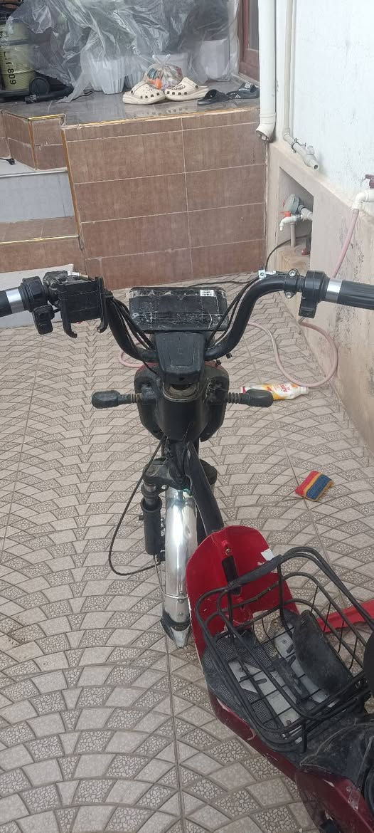 باسيكل الشحن للبيع اربع بطاريات كله شغال سعره 170 وبيها مجال رقم موبايل ***********
