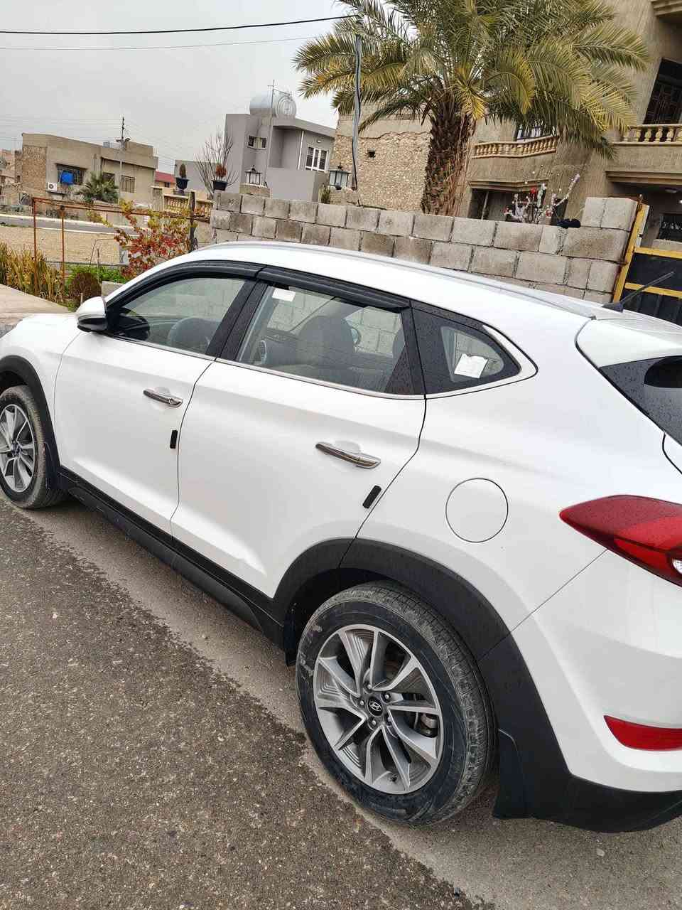 توكسن 2018 ماشي 89 الف 
بدون صبغ 
للستفسار 
*********** Domchanch, JH
