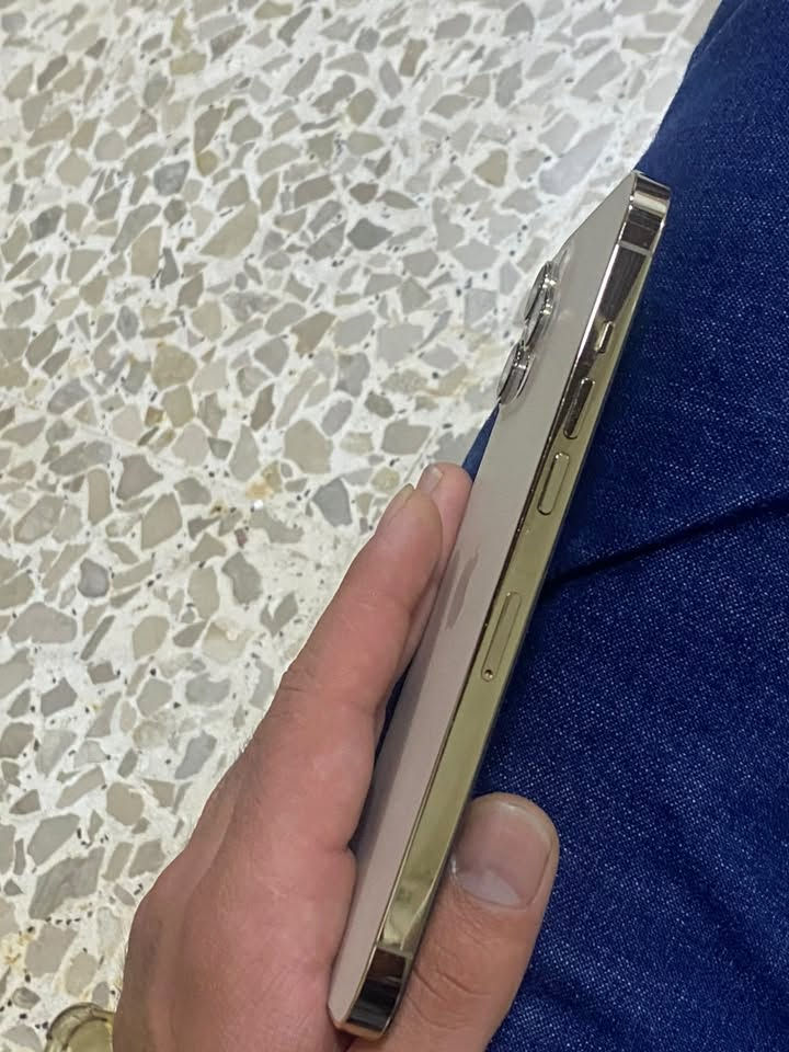 سلام عليكم أيفون 12برو ماكس لبيع رقم***********
