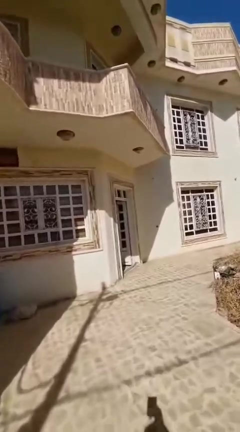 ليجار بيت 🏠 يم جامع الشمري بيت جديد ومرتب مطبخ كبير وصالة وطرمة وحديقة  و5غرف نوم 🛌 قاطين  
لستفسار ***********
