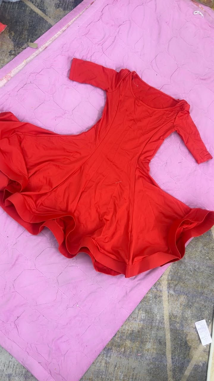 فساتين بنات بي كل قياسات ابيعه شلعه جمله سعر القطعه الف عندي تقريب 40 قطعه اليحب يحجز موجود توصيل الحجز واتساب ***********
