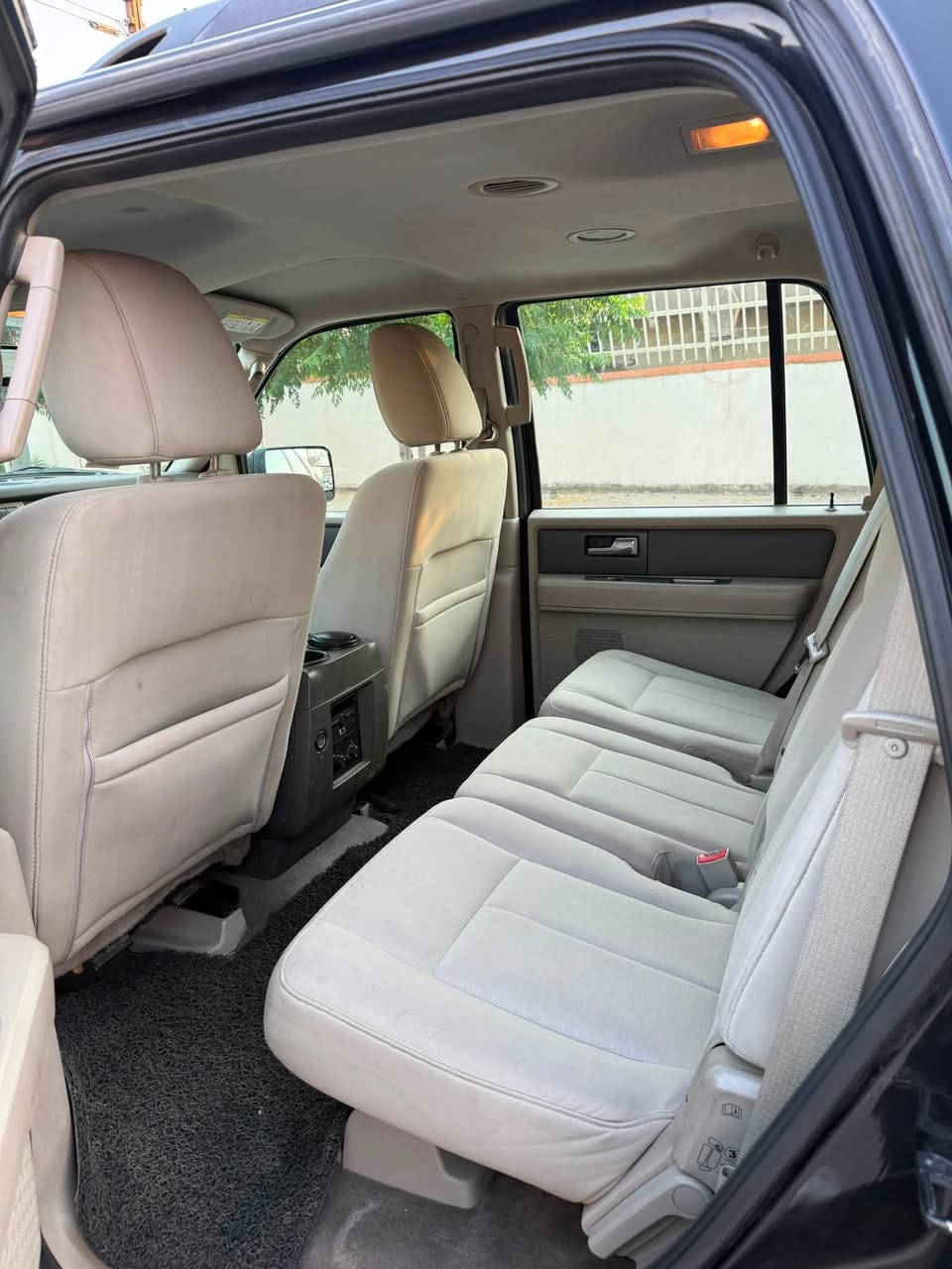 ford expedition 2014
Niva 
مكفوله من الصبغ و البارد ماشي ١٢٦ميل گير محرك بشرط
سعر ١٦٥
سلیمانیە 
***********
