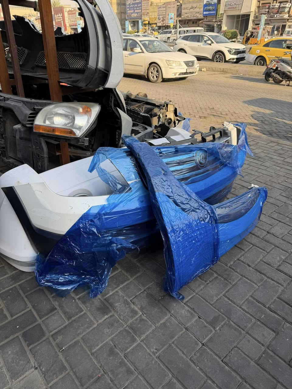 باب ٥ +بنيد ١+جاملغ ٢+ ابيض صدفي.                   سعر جمله
*********** 
العنوان بغداد طالبيه
