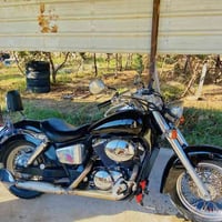 للبيع هوندا شادو دراجه مكفوله محرك مامفتوح كهربايات فول السعر واحد 800...