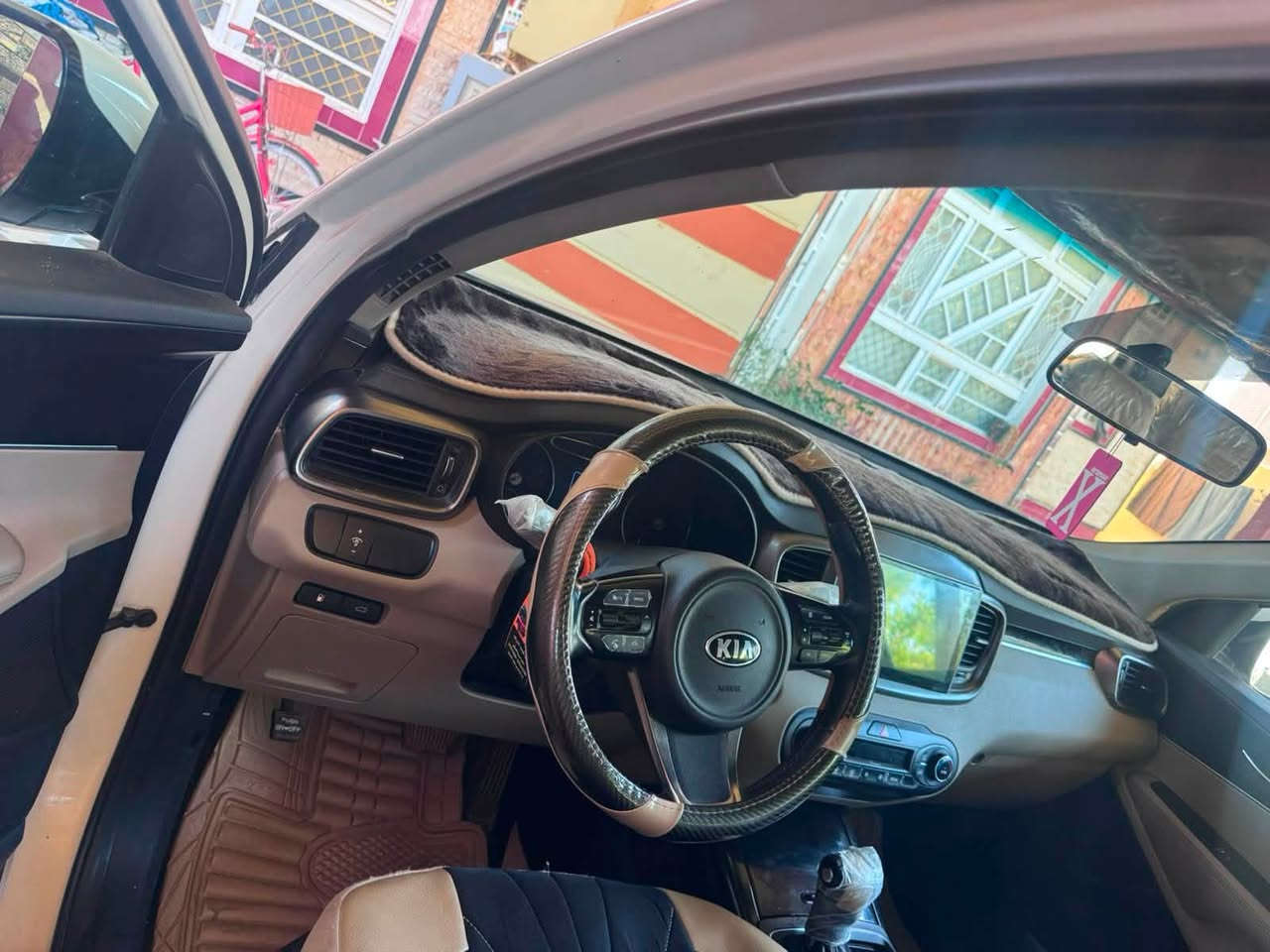 #السلام_عليكم

- كيا سورينتو 2018 Kia sorento 

- رقم بغداد انكليزي 

- مكينه 3500 v6 dosh

 

- ______________________

المواصفات :- 

* بصمه   

* كامرا خلفيه   

* شاشه اعطال

* تبريد بيانو

* وضيعات قياده    

* مري شفط

*   تبريد 3 قطع 

* كروز سرعه

* 7 مقاعد 

* جلد 

* كرسي كهرباء 

- ________________________ 

- صور السونار مرفقه

- مكان السياره ديالى

- للاستفسار 

- ***********

***********
