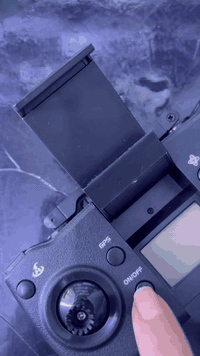 طائره درون L900 pro وطائره E88
ثنينهم 55 الف شامل التوصيل 

بيهن كيبل شحن وريش اضافيه 

الطياره L 900 برو جهاز التحكم بس دگمه التشغيل تشتغل بالشكل الي مصوره بالفيديو الله شاهد من الشركه والطياره مابيهه اي نقص 

التوصيل 🚚 الى جميع المحافظات ***********
