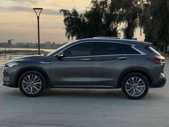 السلام عليكم 
انفينيتي QX50
موديل 2023
ماشيه 17الف 
محرك 2000 تيربو 
السيارة نظيفة كلش بحاله الوكاله
بصمة +بصمة ابواب 5
تشغيل عن بعد 
نضام ترحيب 
شاشات ثنين منفصلات
اندرويد اوتو +كار بلي
ماوس تحكم في الشاشات
رادار امامي 
رادارات جانبيه
رادار خلفي مع نقطه عمياء
مصابيح أمامية خلفية LED اوتو
نظام مراقبة النقطة العمياء. 
نظام تحذير مغادرة المسار. 
هزاز في المقود عند عبور الخط
نظام تثبيت السرعة التكيفي مع مراقبه الطريق
سايد بريك بصمه اوتو هولد
كير ماوس 
داخل جلد 
كشنات كهرباء سائق وجنب السائق 
خزن ميموري في الكشن
كشنات تدفئة 
بانوراما
4 انضمة قيادة 
قطعتين تبريد 
شفتات في الاستيرن
مري شفط
شحن لاسلكي مع مدخلين يواسبي وتايب سي

حادث السياره خلفي قبط صندوق ورشبر في الجاملغ الخلفي الايسر 
سياره بدون ارباااك

السعر 190ورقة وبيها مجال 
سياره بدون رقم منفيس باسمي

للاستفسار الاتصال *********** 
متواجد فيس واتساب

شعندك مراوس بشي انسب اراوس
