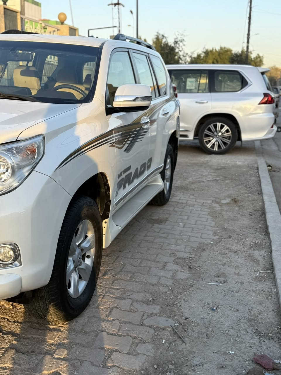 لاندكروز ابرادو
موديل 2011
كويتيه دبل تانكي
ماشيه 91حقيقي
مكفوله كفاله عامه عده شبر بارد
مكينه 6سلندر 4000
فول مواصفات 3قطع تبريد فتحه بصمه 7اراكب
السعر 255بيه مجال الطيبين
العنوان بغداد حي القاهره
***********
