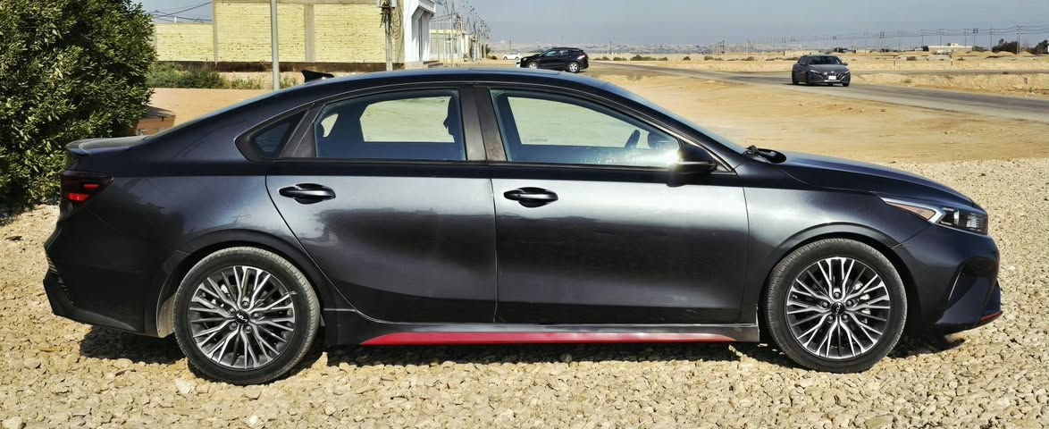 كيا فورتي 2023 لون فيلي GT-LINE ماشية 41 الف ميل
رقم أربيل بأسمي تحويل مباشر 

وارد امريكي – محرك الفين دوش – بصمه – فتحه - شاشه – كاميرا - كشنات جلد و مخمل - تحكم سرعه  - فول تحكم ستيرن - شاحن وايرلس - ويل 17 رياضي - هاندبريك كهرباء - اضويه اماميه و خلفيه LED - نظام عرض الكاميرا - تشغيل عن بعد – بروجكتر LED - حساس تجاوز - تحديد مسار - رادار امامي / خلفي / جانبي – تحذير الخروج عن المسار - نقاط عمياء - أوتو هولد - دخول ذكي - وضعيات قيادة ( سبورت / نورمال / سمارت )  سستم صوت هارمن كاردن

أيرباك البردة عكس السايق طاك ( باقي الأيرباكات سليمة )

المحرك + الكير + الصدر مكفولات كفالة تامة
السيارة جديدة مابيهه أي نقص 

الحادث: الجاملغ الامامي والباب الامامي عكس السائق مبدلات قطع أصلية نفس اللون

مكاني بغداد البياع 
*********** بغداد, العراق
