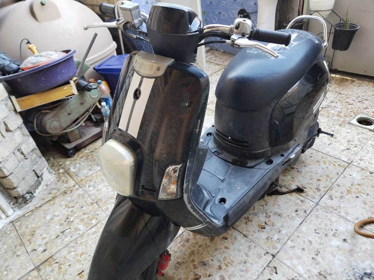 السلام عليكم دراجه بوليسي شغاله اورقها كامله السعر 600 وبيها مجال للاتصال ***********
