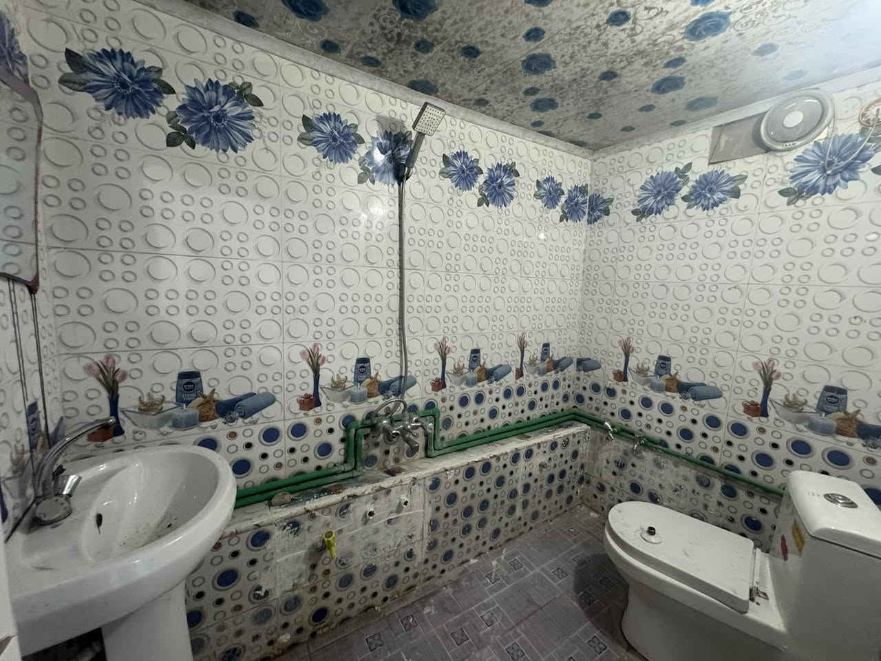 بيت ايجار  ١٠٠ متر   إيجاره 325 كل شهر بشهره النجف حي النداء قريب عله شارع المجمعات المنطقه 48 غرفه وصاله ومطبخ وبراني وصحيات داخل وخارج وغرفه
‭***********
