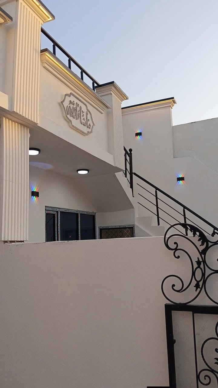 سلام عليكم بسعر مناسب يوجد بيوت للبيع 100متر مربع خدمات كامل كهرب مي تبليط نت عنوان فرع صيدلية الغدير ويوجد بيتين واحد بصف واحد 100متر طول خدمات كامله بيوت جديد صفر مامسكون فول سراميك سقف مغربي تبريد مركزي انار مخفية واجة فلين تركي ابواب تركي بيوت كلش حلوات عنوان كركوك حي بدر فرع مول حسين تواصل
*********** زين ***********
