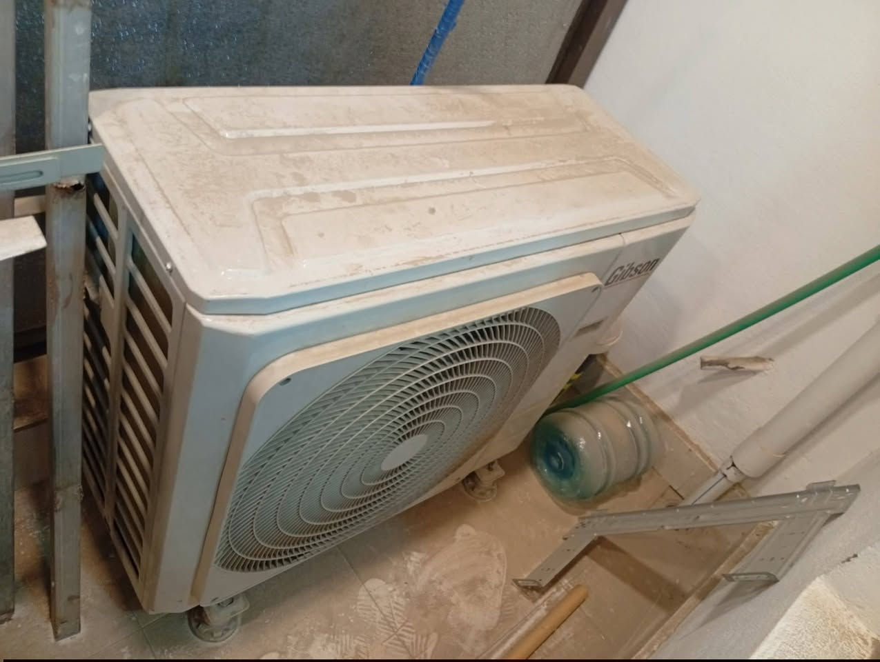 الغراض اللبيع السبلت 2طن انفيرتة  وثلاجة نضيفة وبراد مامستخدم بس مرة وحدة لاسعار سعر السبلت 600
وسعر ثلاجة 500 والبراد 125 وطباخ والمخسلة100
المكان زعفرانية. بس الشراي يخابرني علئ الواتساب
***********
