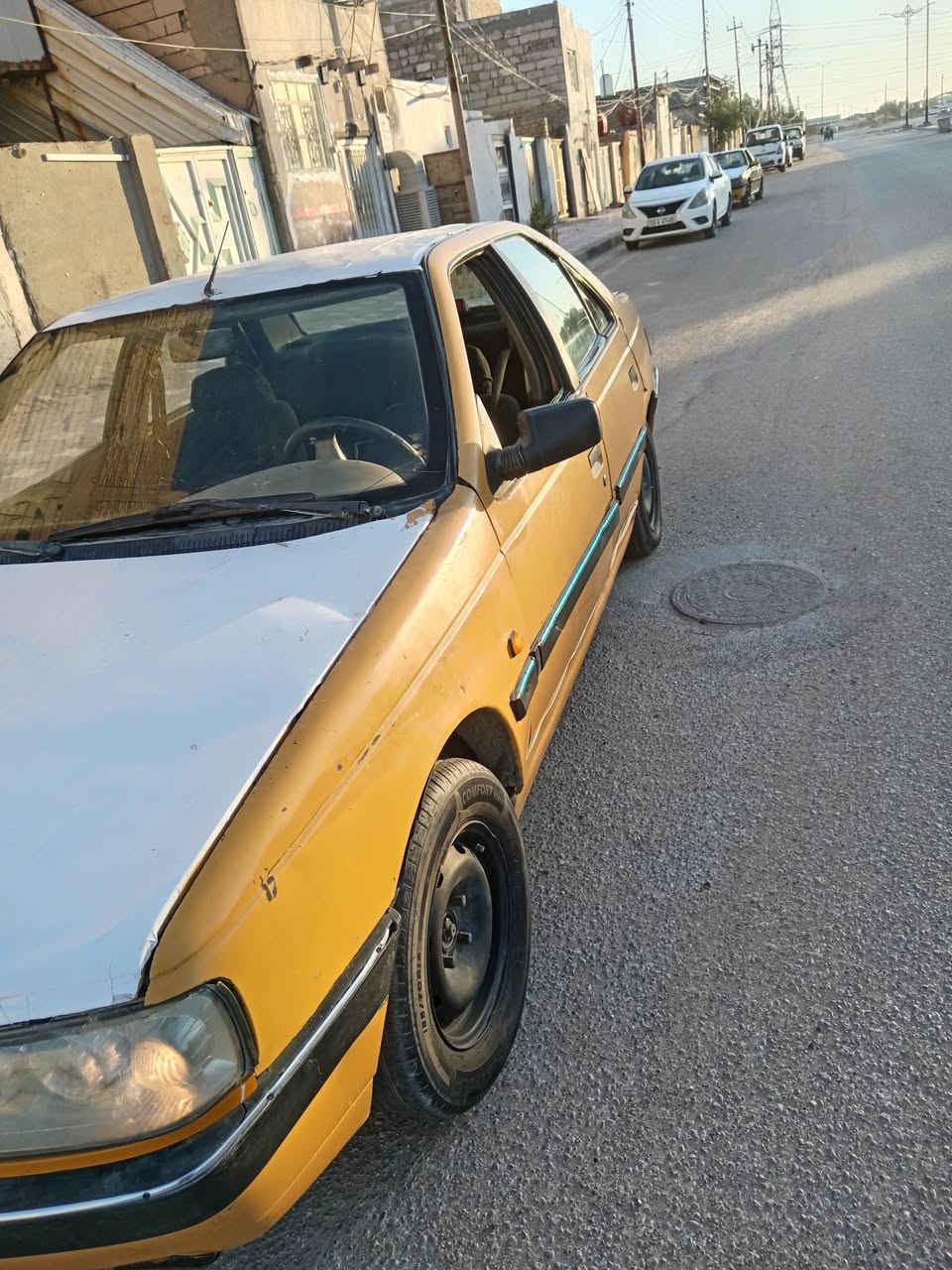السلام عليكم ورحمة الله وبركاته مره رخصت الادمن حبايبي بيع مستعجل سياره بيجو 405 موديل 2012للبيع سياره مكينه إستوني مجفتها حماوه تنساها وكير خير من الله حداديه سياره نص عمر والباقي كما موضح بصور راعيها مااندله ابيعلك سياره كفاله من سرقه عنوان السياره النجف الكهربائيات كلها شغاله عاوزها بس سماعات فقط للاستفسار هذا رقمي غير متواجد ع الفيس ***********
